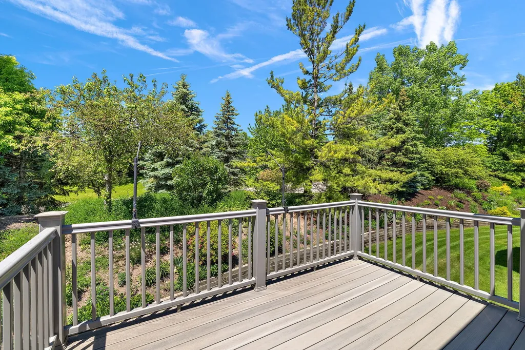 1925 Hidden Oak Court SE Kentwood City MI 49546