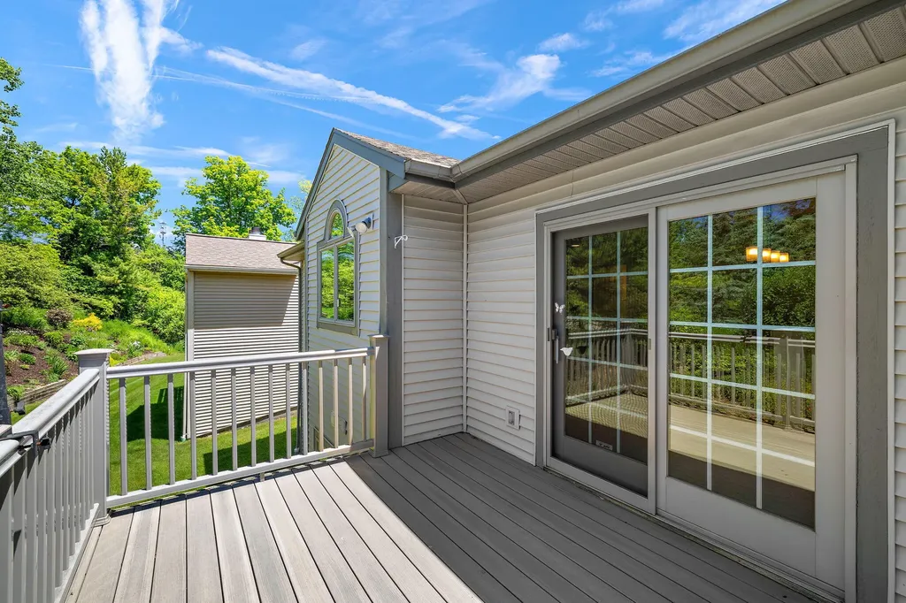 1925 Hidden Oak Court SE Kentwood City MI 49546