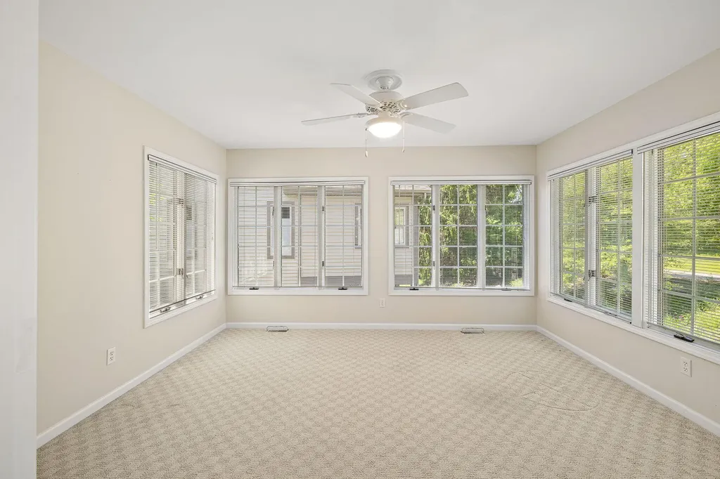 1925 Hidden Oak Court SE Kentwood City MI 49546