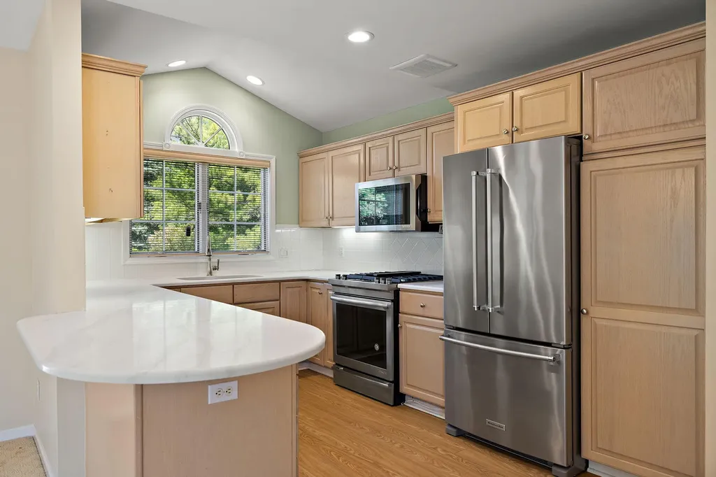 1925 Hidden Oak Court SE Kentwood City MI 49546