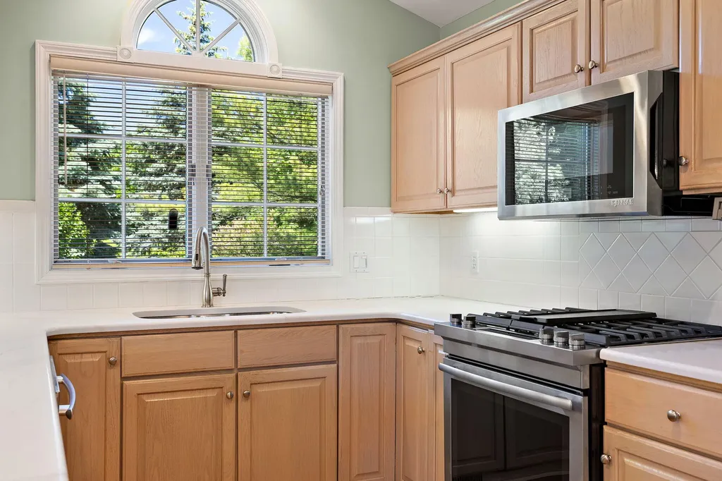 1925 Hidden Oak Court SE Kentwood City MI 49546