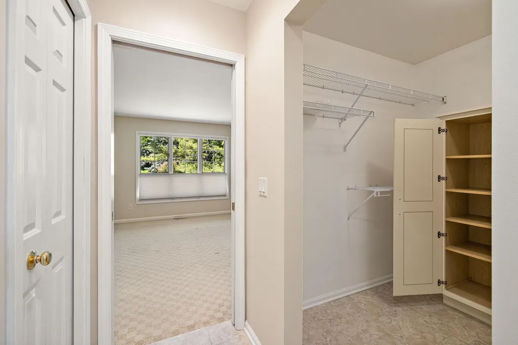 1925 Hidden Oak Court SE Kentwood City MI 49546