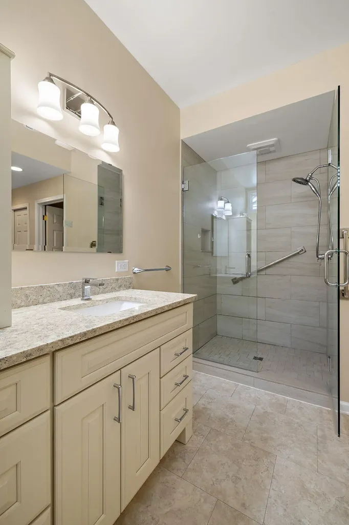 1925 Hidden Oak Court SE Kentwood City MI 49546