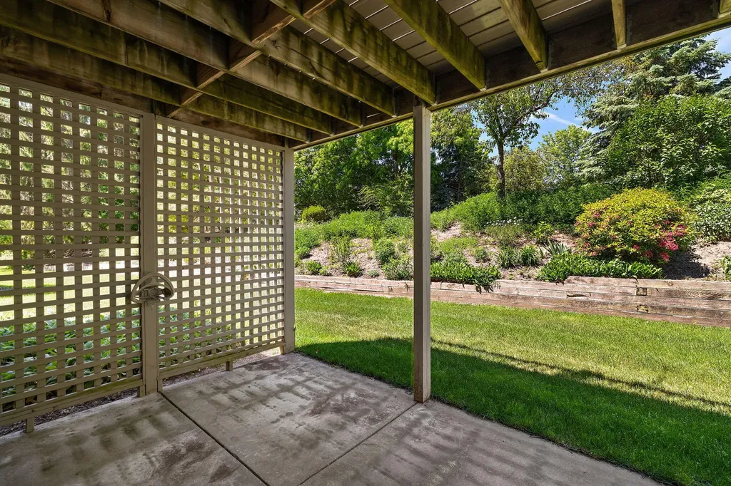1925 Hidden Oak Court SE Kentwood City MI 49546