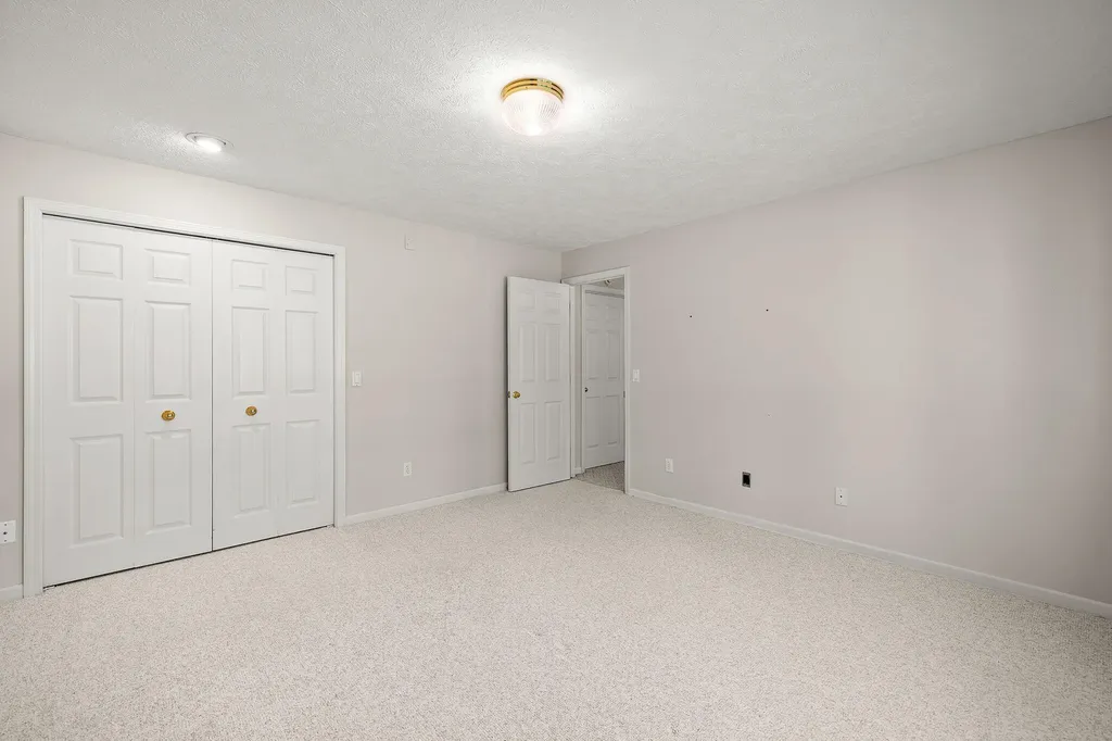 1925 Hidden Oak Court SE Kentwood City MI 49546