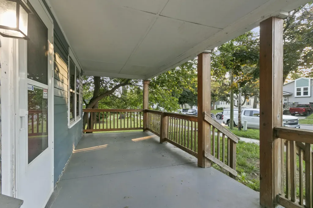 2645 Longstreet Avenue SW Wyoming City MI 49509
