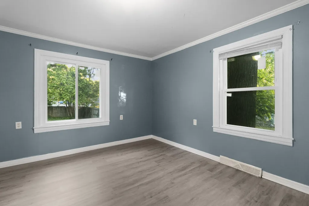 2645 Longstreet Avenue SW Wyoming City MI 49509