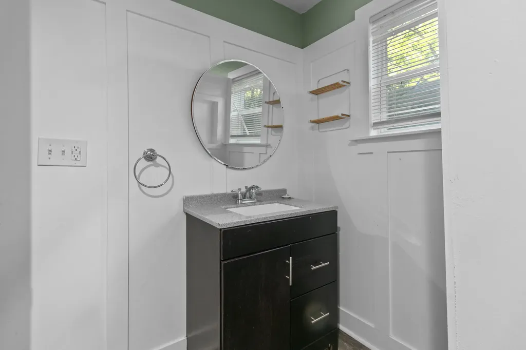 2645 Longstreet Avenue SW Wyoming City MI 49509