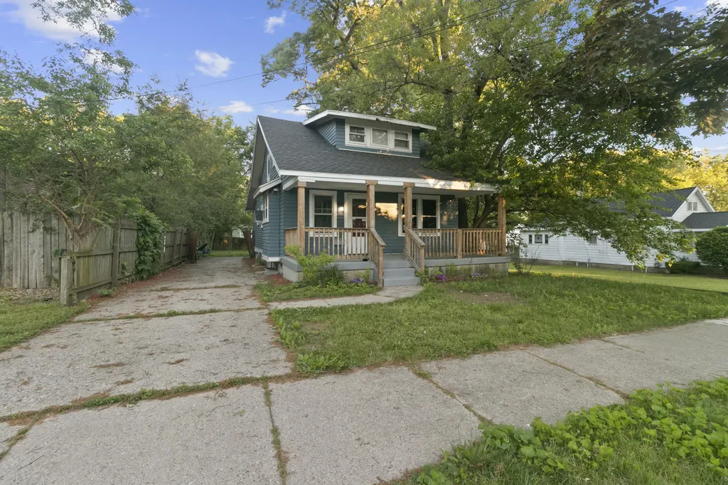 2645 Longstreet Avenue SW Wyoming City MI 49509