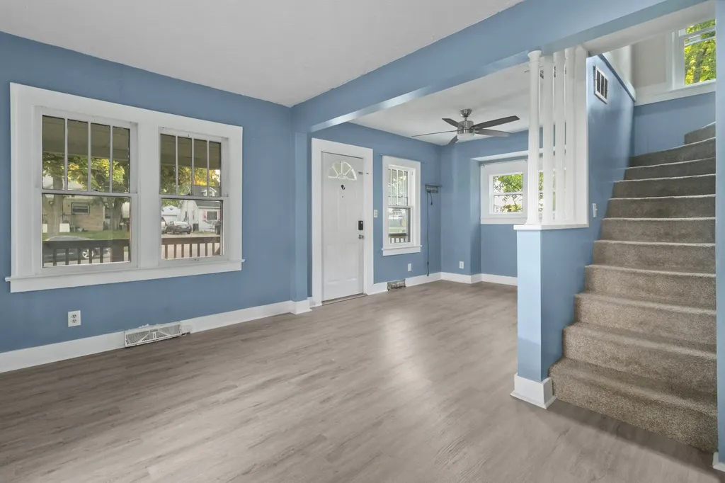 2645 Longstreet Avenue SW Wyoming City MI 49509