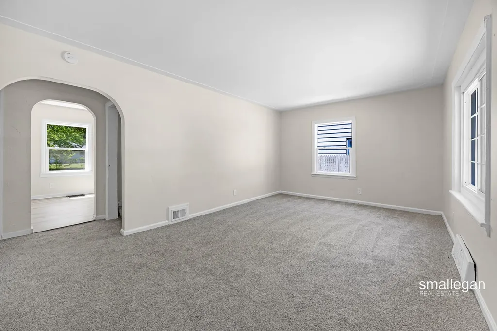 885 Oak Avenue Muskegon City MI 49442