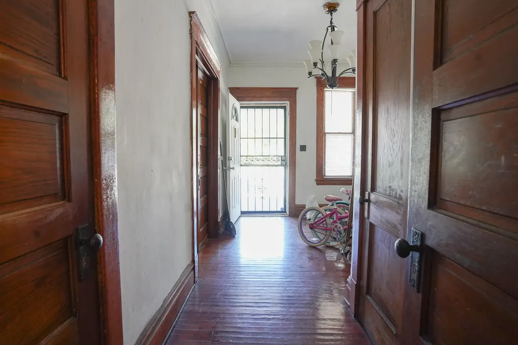 827 Geneva Avenue SE Grand Rapids City MI 49507