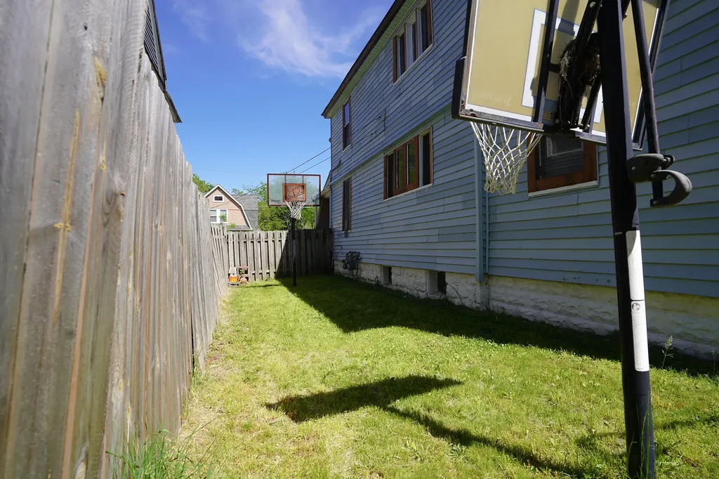 827 Geneva Avenue SE Grand Rapids City MI 49507