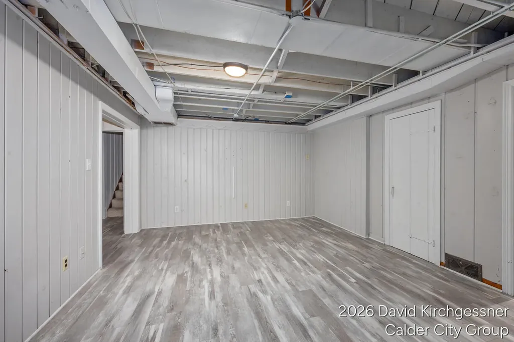 866 Dorroll Street NE Grand Rapids City MI 49505