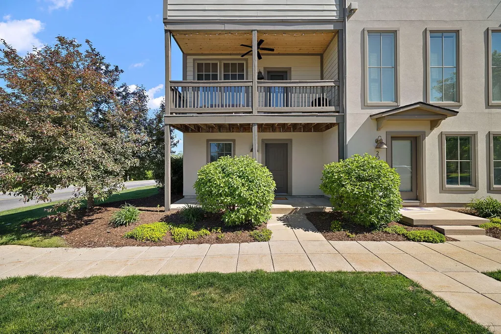 2084 Celadon Drive NE Grand Rapids Charter Township MI 49525
