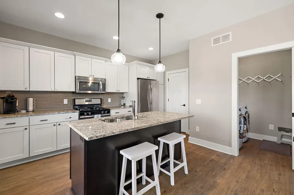2084 Celadon Drive NE Grand Rapids Charter Township MI 49525