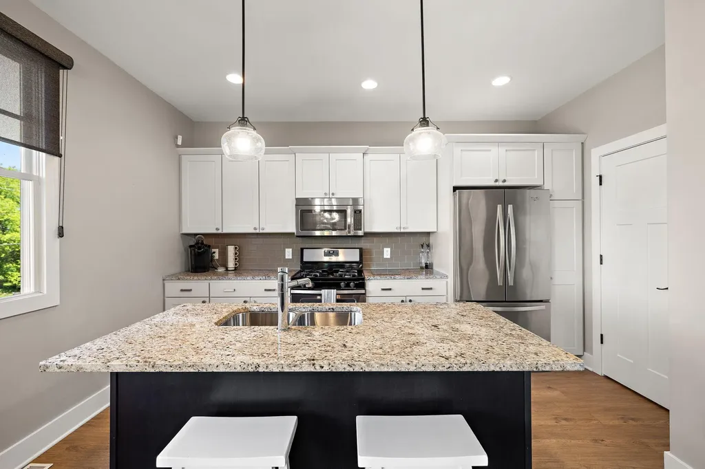 2084 Celadon Drive NE Grand Rapids Charter Township MI 49525