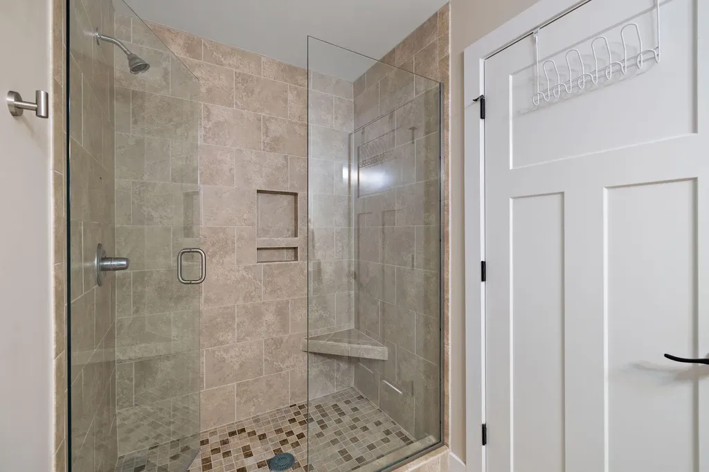 2084 Celadon Drive NE Grand Rapids Charter Township MI 49525