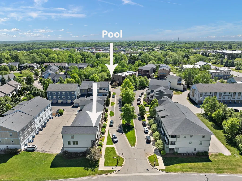 2084 Celadon Drive NE Grand Rapids Charter Township MI 49525