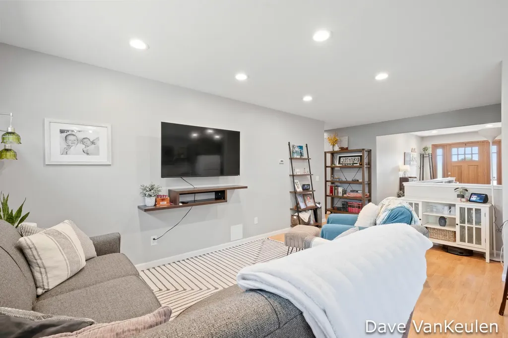 879 Flat River Court SE Vergennes Township MI 49331