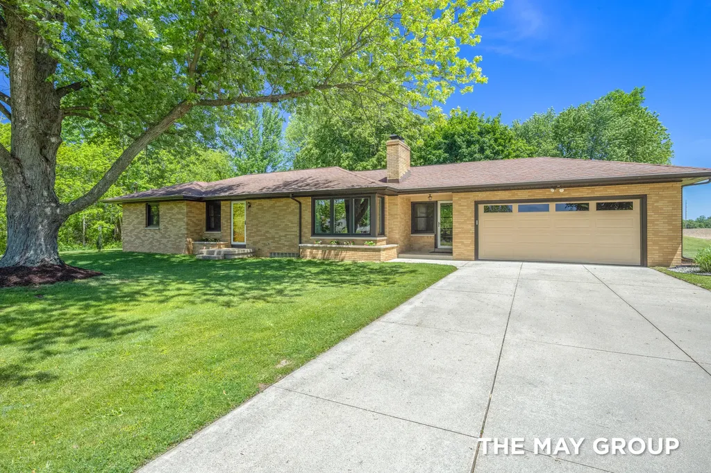6590 Division Avenue NE Plainfield Charter Township MI 49321