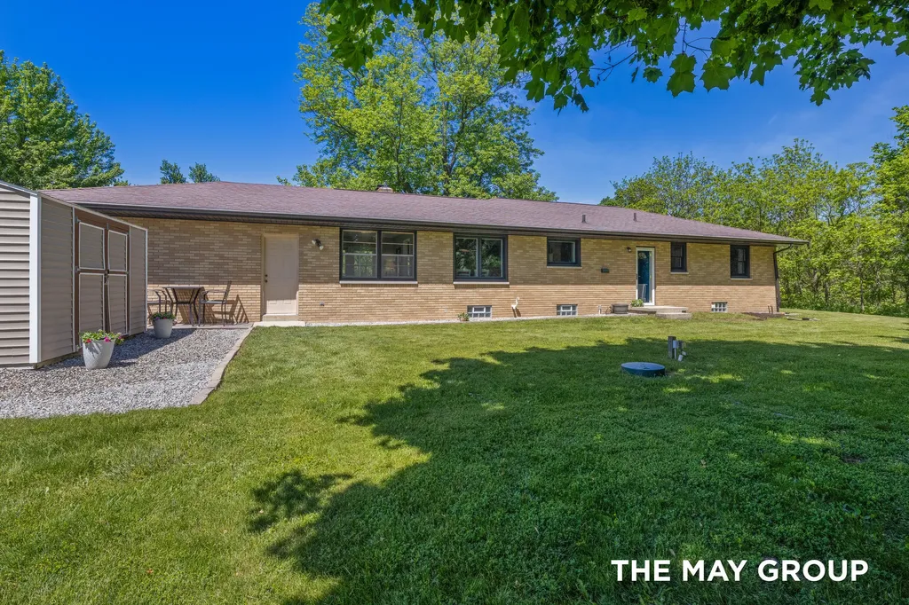 6590 Division Avenue NE Plainfield Charter Township MI 49321