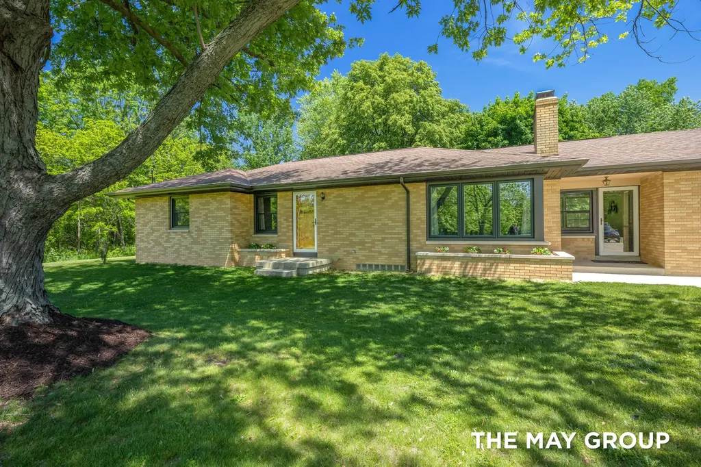 6590 Division Avenue NE Plainfield Charter Township MI 49321