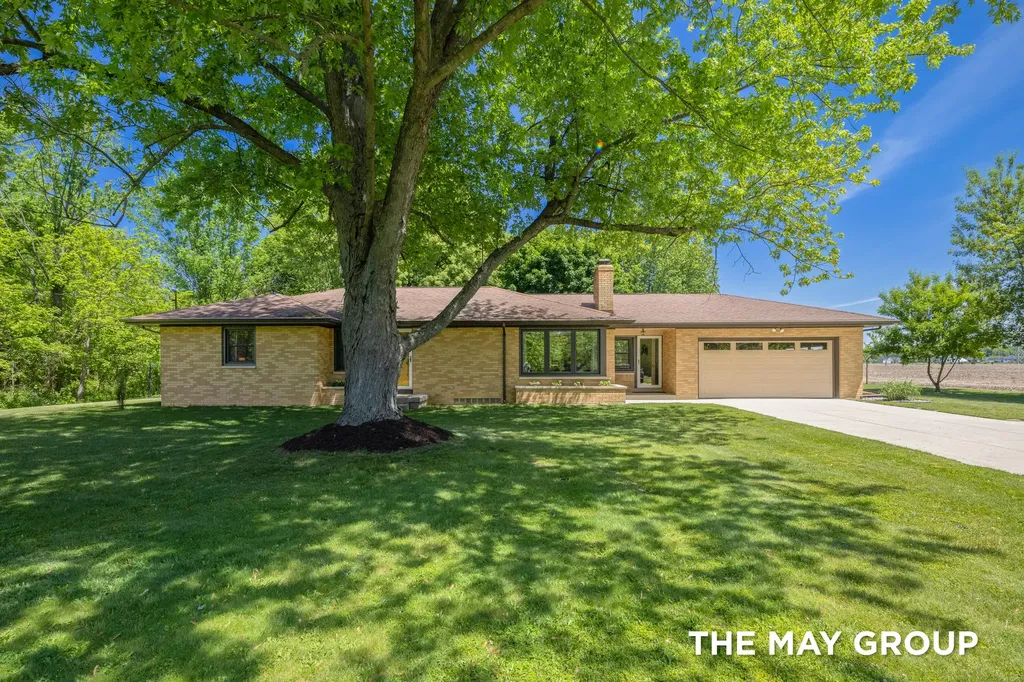 6590 Division Avenue NE Plainfield Charter Township MI 49321