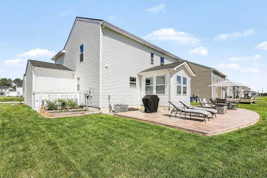 54566 Heron Circle Chesterfield Township MI 48047
