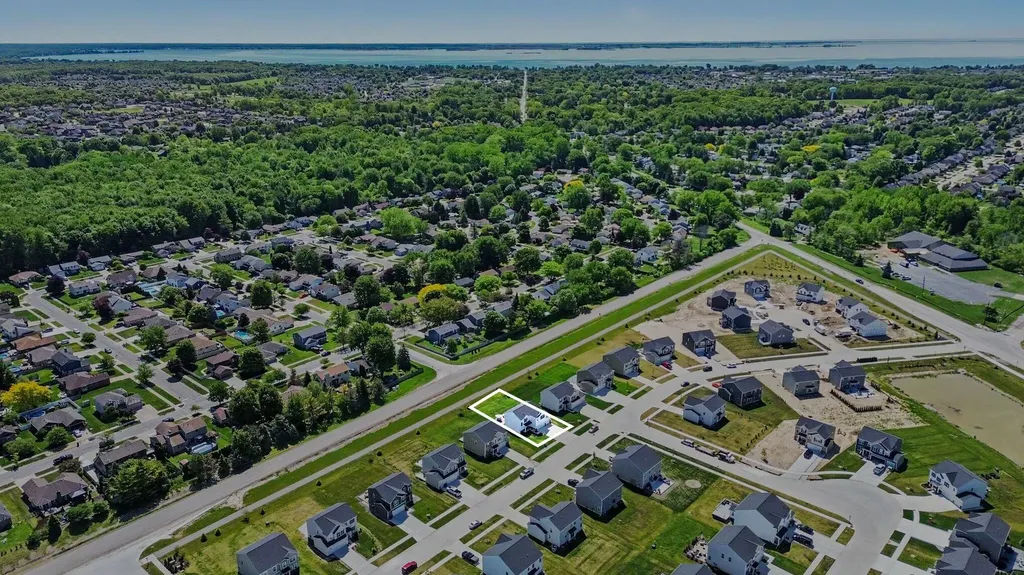 54566 Heron Circle Chesterfield Township MI 48047