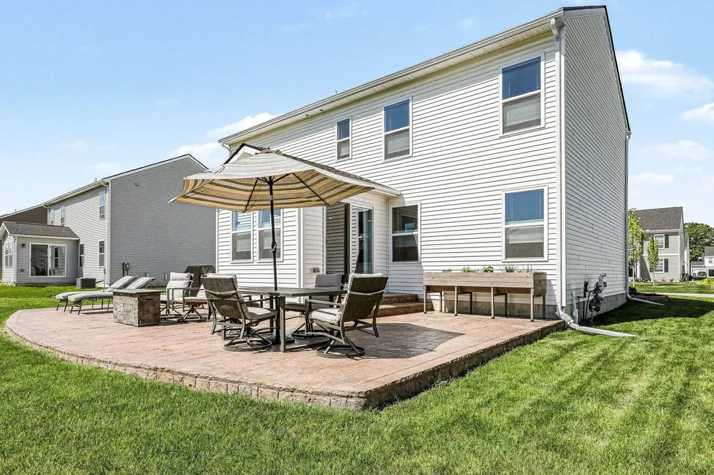 54566 Heron Circle Chesterfield Township MI 48047