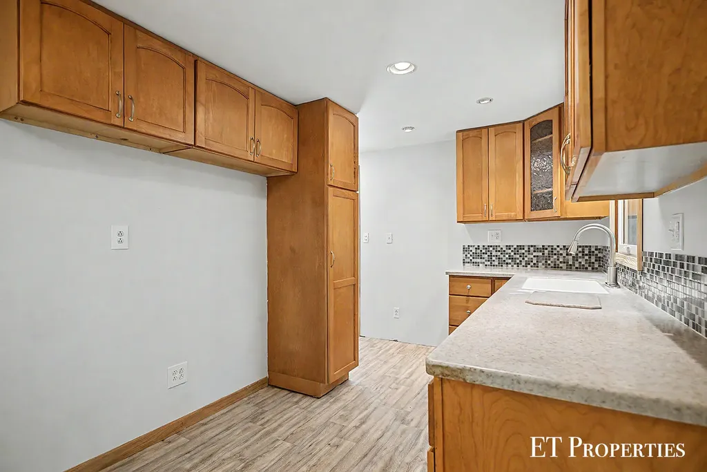 3739 Grape Avenue NE Plainfield Charter Township MI 49525