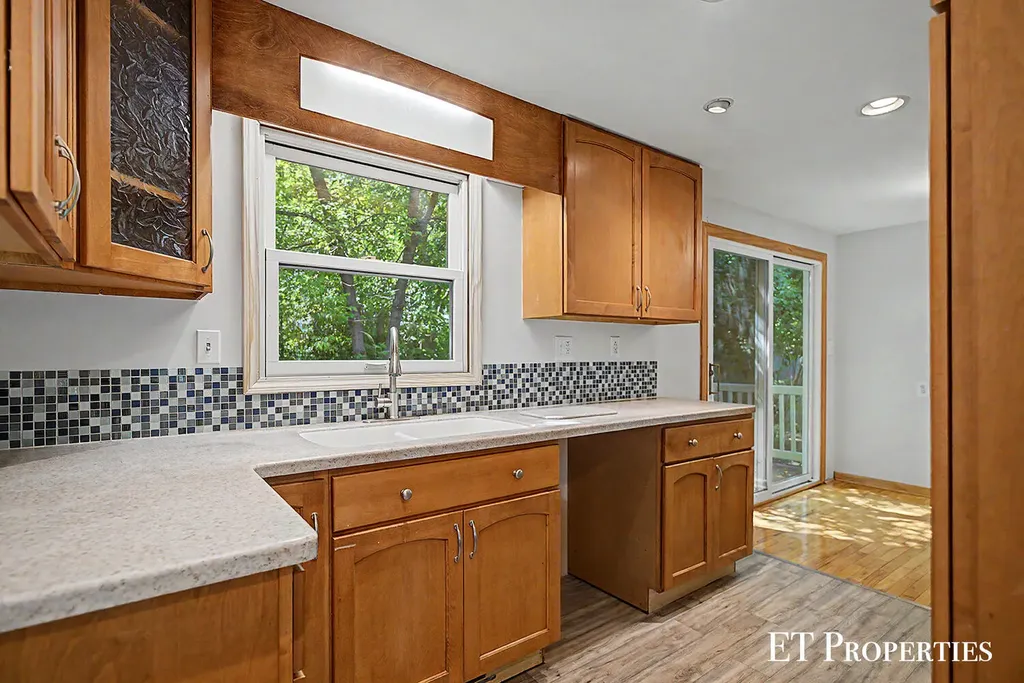 3739 Grape Avenue NE Plainfield Charter Township MI 49525