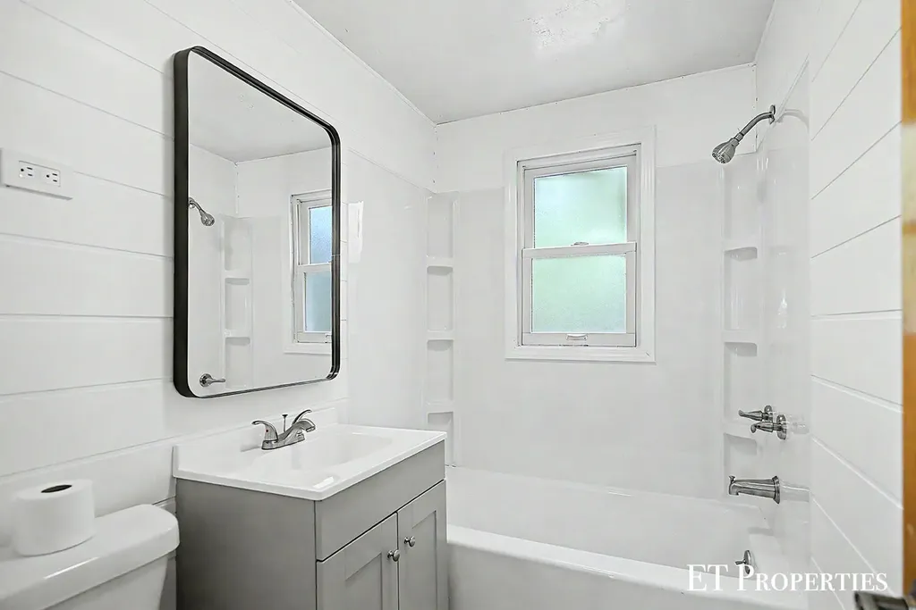 3739 Grape Avenue NE Plainfield Charter Township MI 49525