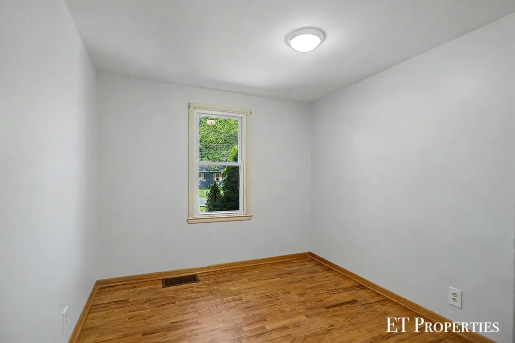 3739 Grape Avenue NE Plainfield Charter Township MI 49525
