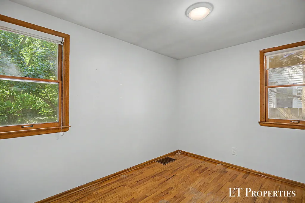 3739 Grape Avenue NE Plainfield Charter Township MI 49525
