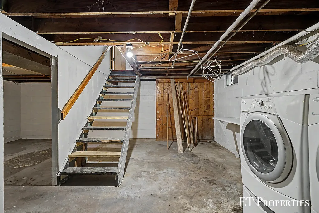 3739 Grape Avenue NE Plainfield Charter Township MI 49525