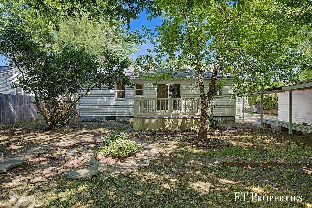3739 Grape Avenue NE Plainfield Charter Township MI 49525