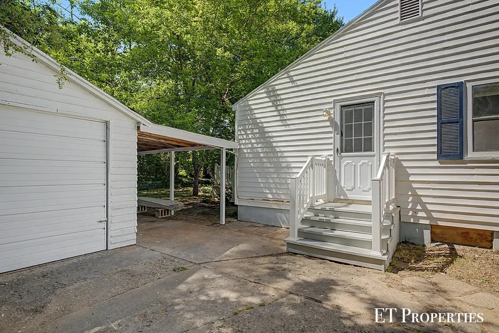3739 Grape Avenue NE Plainfield Charter Township MI 49525