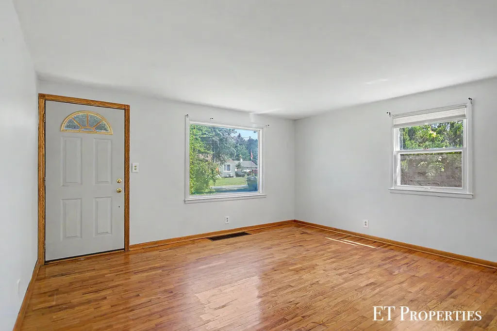 3739 Grape Avenue NE Plainfield Charter Township MI 49525