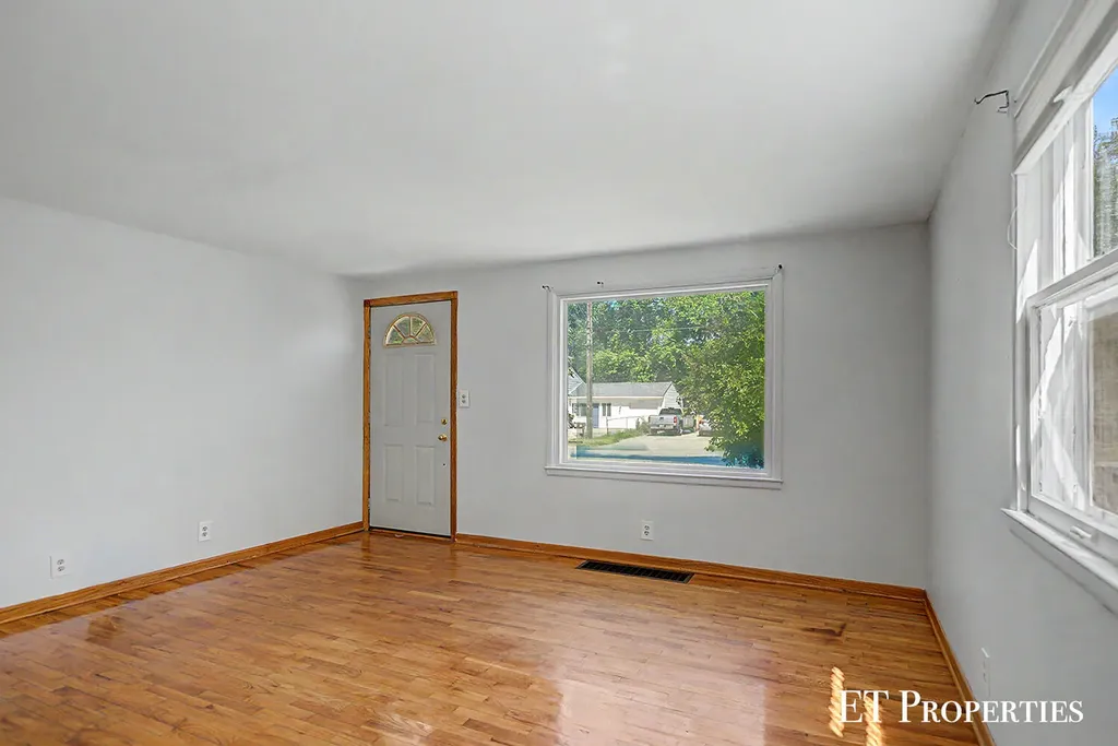 3739 Grape Avenue NE Plainfield Charter Township MI 49525