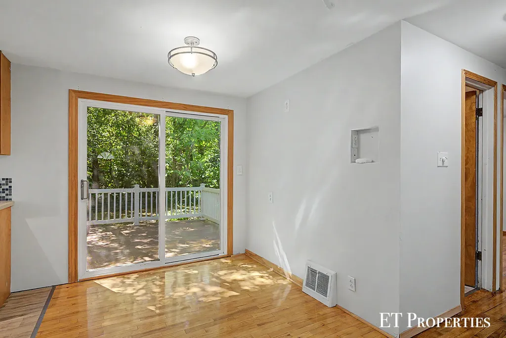 3739 Grape Avenue NE Plainfield Charter Township MI 49525