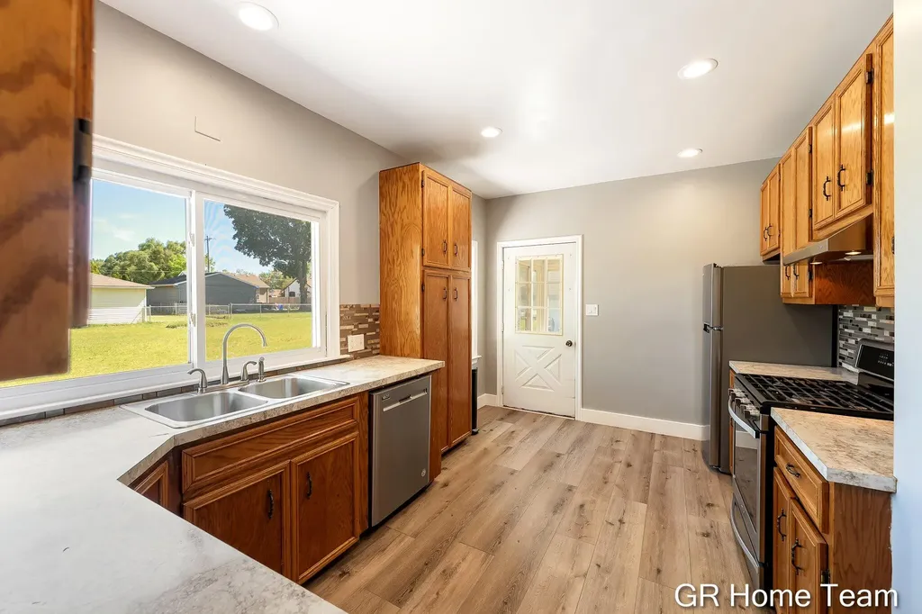 3744 Clyde Park Avenue SW Wyoming City MI 49509