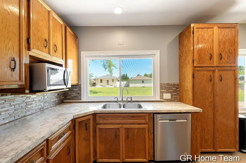 3744 Clyde Park Avenue SW Wyoming City MI 49509