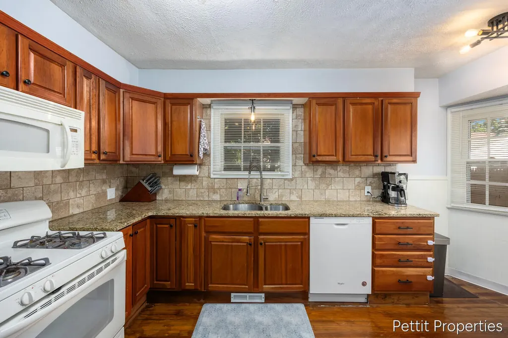 2347 Union Avenue SE Grand Rapids City MI 49507