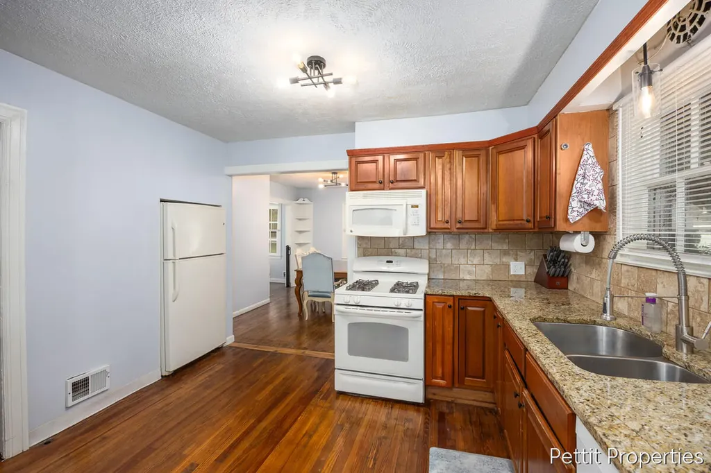2347 Union Avenue SE Grand Rapids City MI 49507