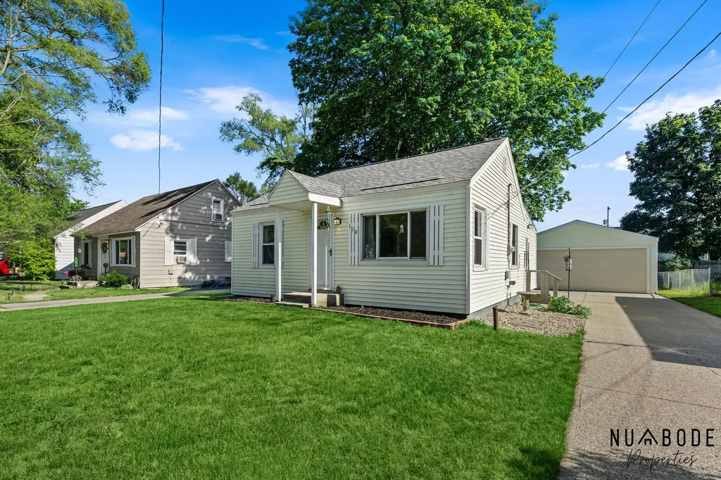 114 Nancy Street SE Kentwood City MI 49548