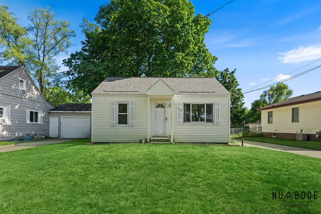 114 Nancy Street SE Kentwood City MI 49548