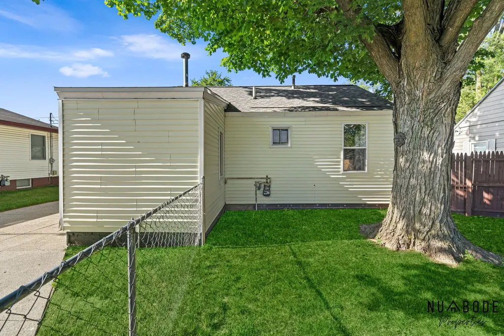 114 Nancy Street SE Kentwood City MI 49548