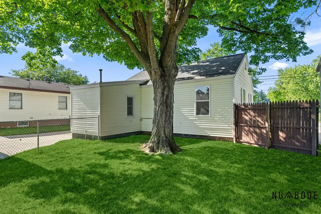 114 Nancy Street SE Kentwood City MI 49548